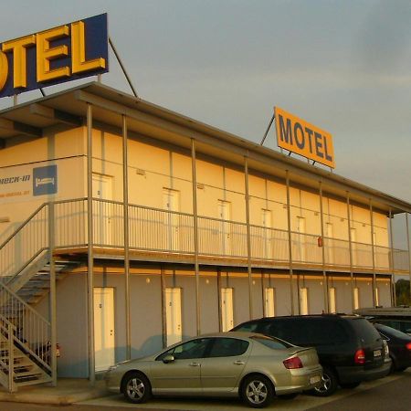 Tour-Motel Wilfersdorf  Buitenkant foto