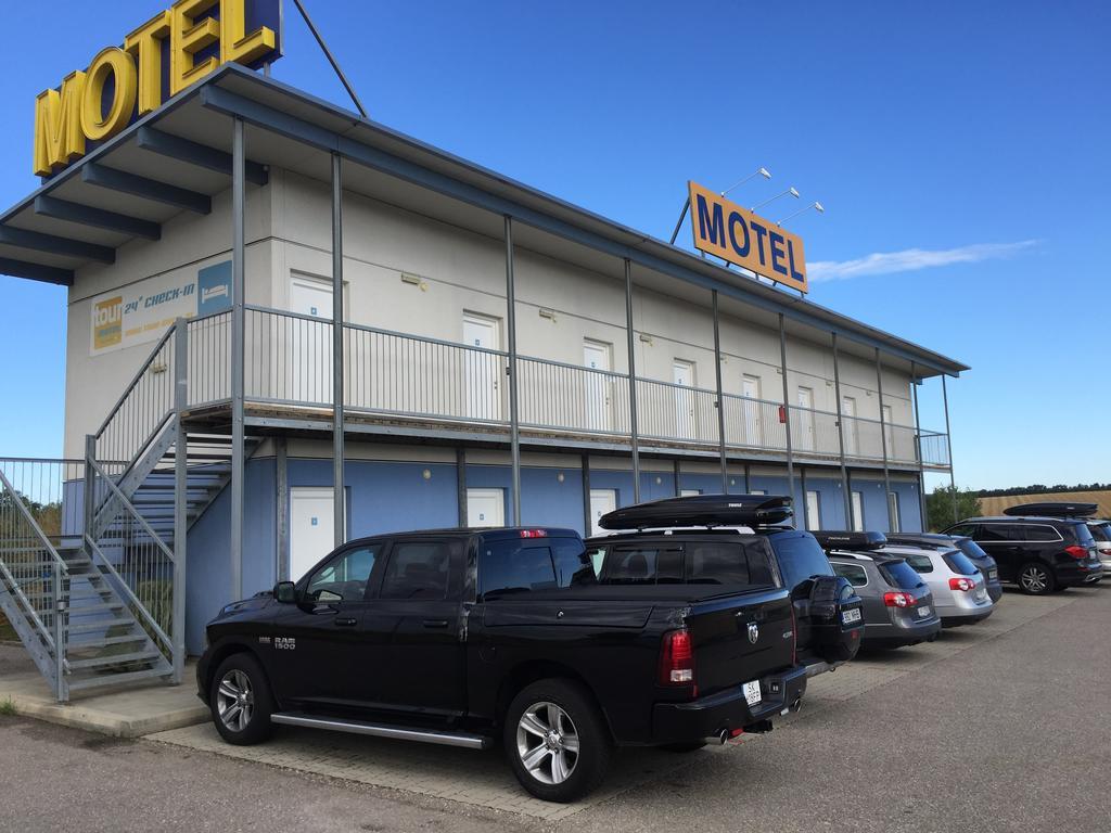 Tour-Motel Wilfersdorf  Buitenkant foto
